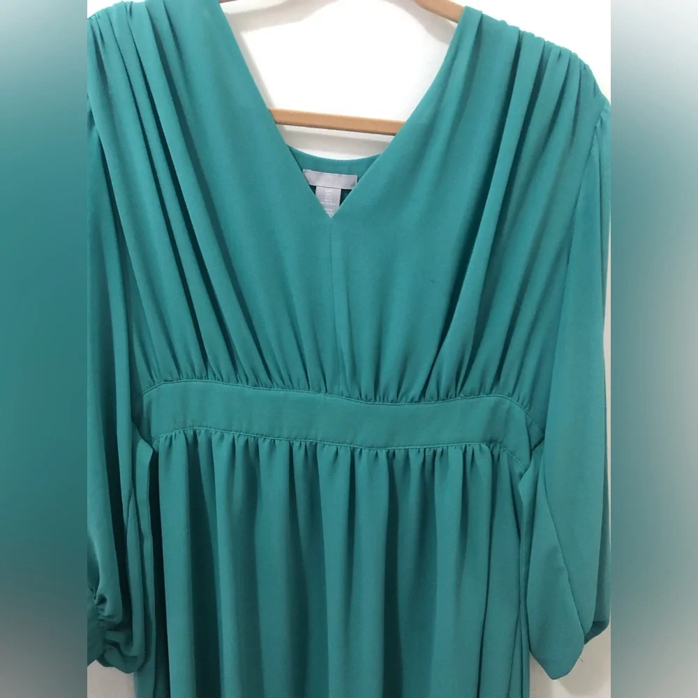 H & M Vneck Green Dress - Picture 3 of 6